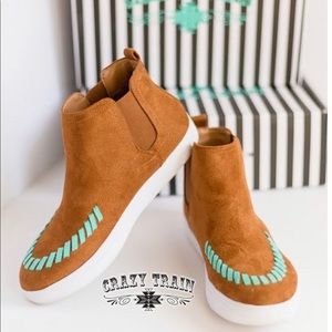 BIG & STITCH BROWN KICKS,  turquoise trim booties